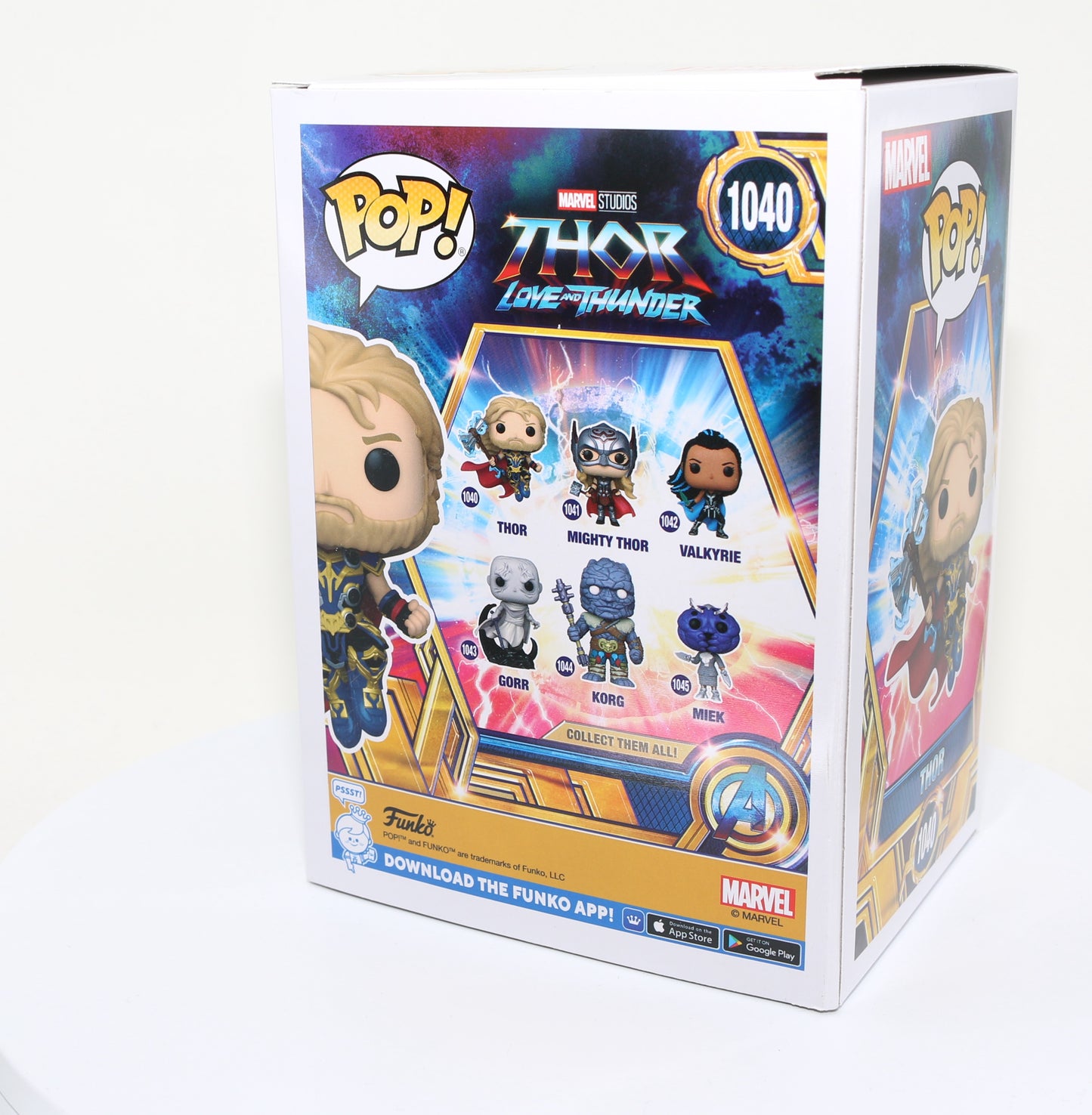 
                  
                    Chris Hemsworth as Thor in Thor: Love and Thunder (SWAU) Signed Funko POP! #1040
                  
                