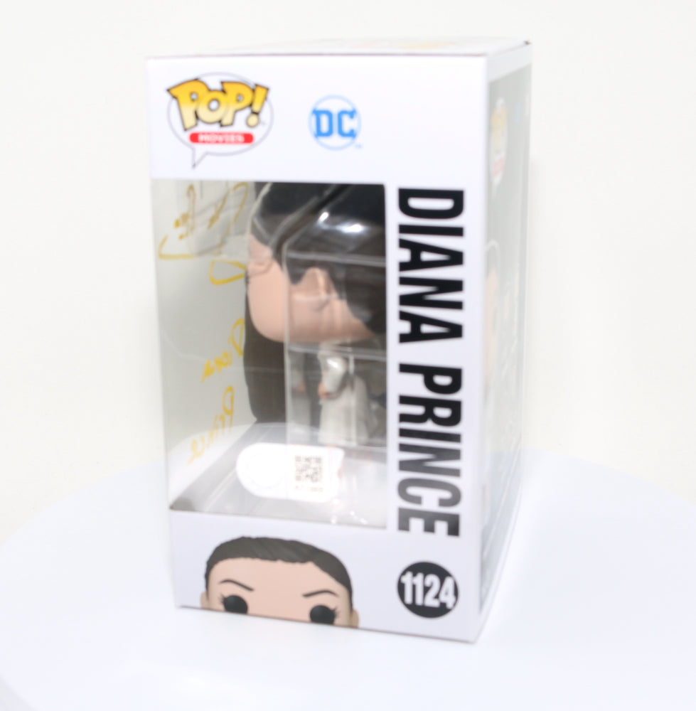 
                  
                    Gal Gadot as Diana Prince in Zack Snyder's Justice League (SWAU) Signed Funko POP! #1124
                  
                