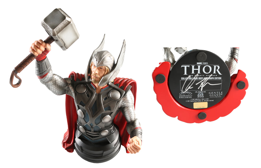 Chris Hemsworth as Thor in Thor (Celebrity Authentics) Signed Gentle Giant Mini Bust Statue