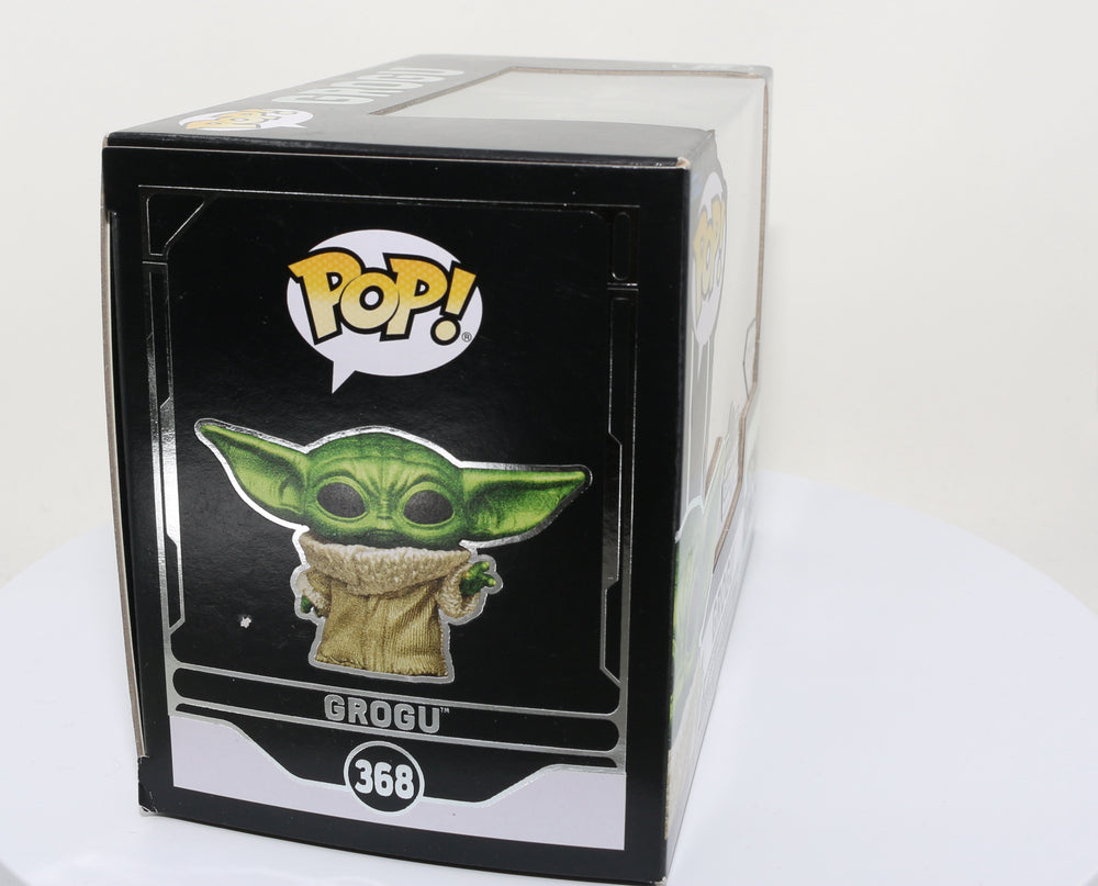 
                  
                    Grogu  from Star Wars: The Mandalorian Star Wars Celebration 2022 Exclusive Limited to 5000 Pieces Diamond Collection Funko POP! #368 - Grail
                  
                