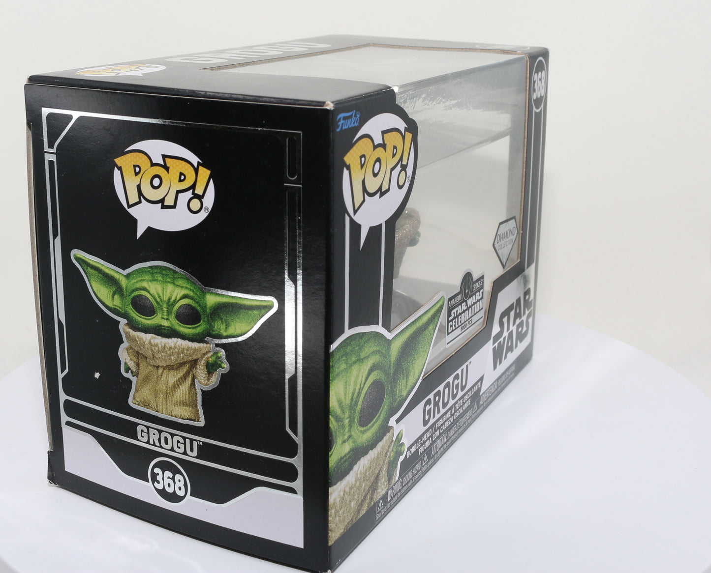 
                  
                    Grogu  from Star Wars: The Mandalorian Star Wars Celebration 2022 Exclusive Limited to 5000 Pieces Diamond Collection Funko POP! #368 - Grail
                  
                