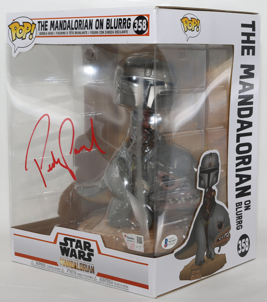 
                  
                    Pedro Pascal as the Mandalorian in Star Wars: The Mandalorian (Beckett / Fanatics) Signed Deluxe Oversized Funko POP! #358
                  
                