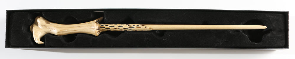 
                  
                    Ralph Fiennes as Lord Voldemort in Harry Potter & the Deathly Hallows – Part 2 Signed Prop Replica Wizarding World Wand with Character Name & Quote
                  
                