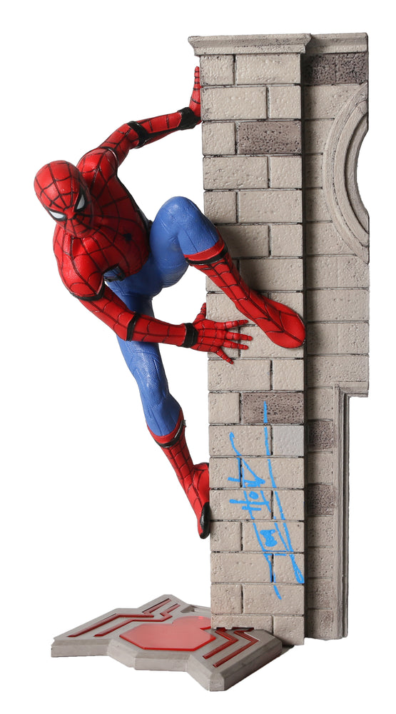 
                  
                    Tom Holland as Spider-Man in Spider-Man: Homecoming Diamond Select Gallery Signed PVC Diorama
                  
                