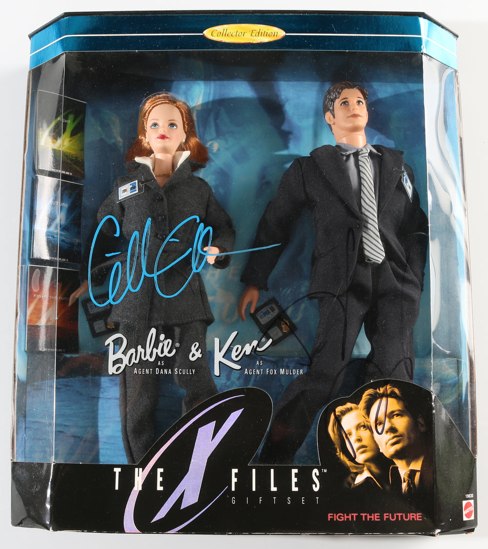 Gillian Anderson as Agent Dana Scully and David Duchovny as Agent Fox Mulder in The X-Files Signed Barbie & Ken Dolls