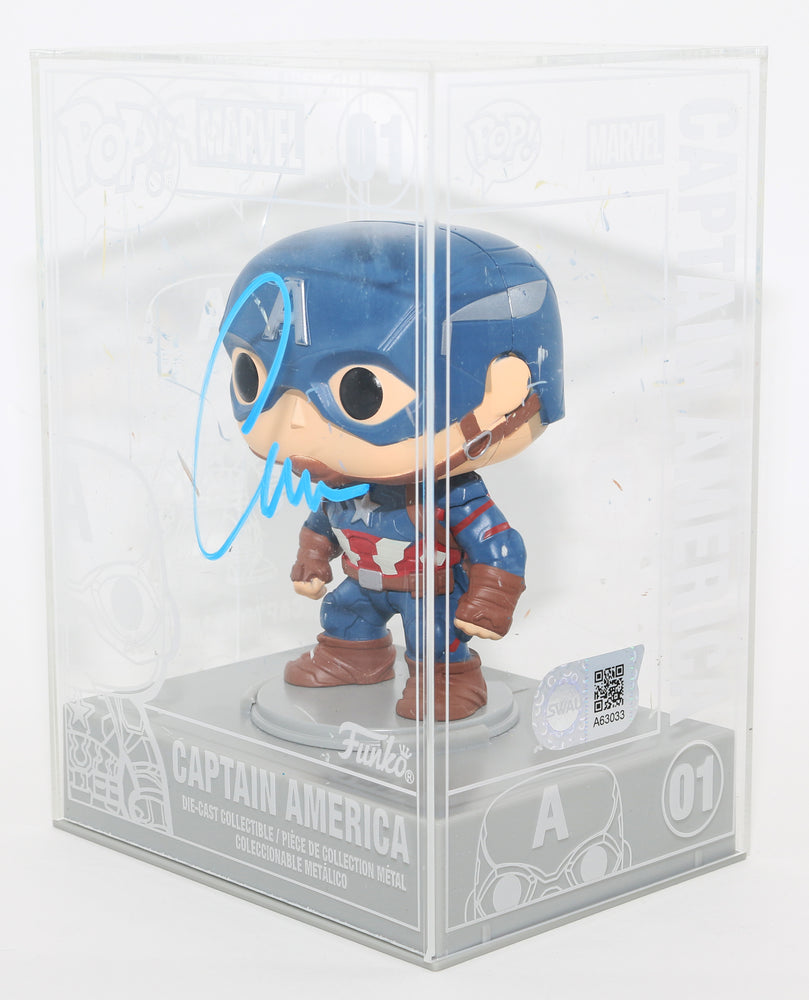 
                  
                    Chris Evans as Captain America in The Avengers (SWAU) Signed Diecast Funko POP! #01
                  
                