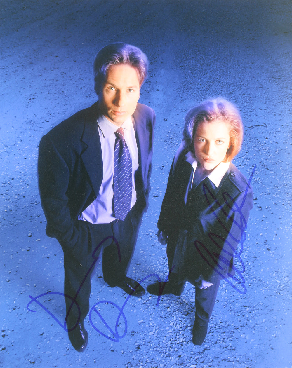 David Duchovny Fox Mulder and Gillian Anderson as Dana Scully in The X-Files Signed 8x10 Photo