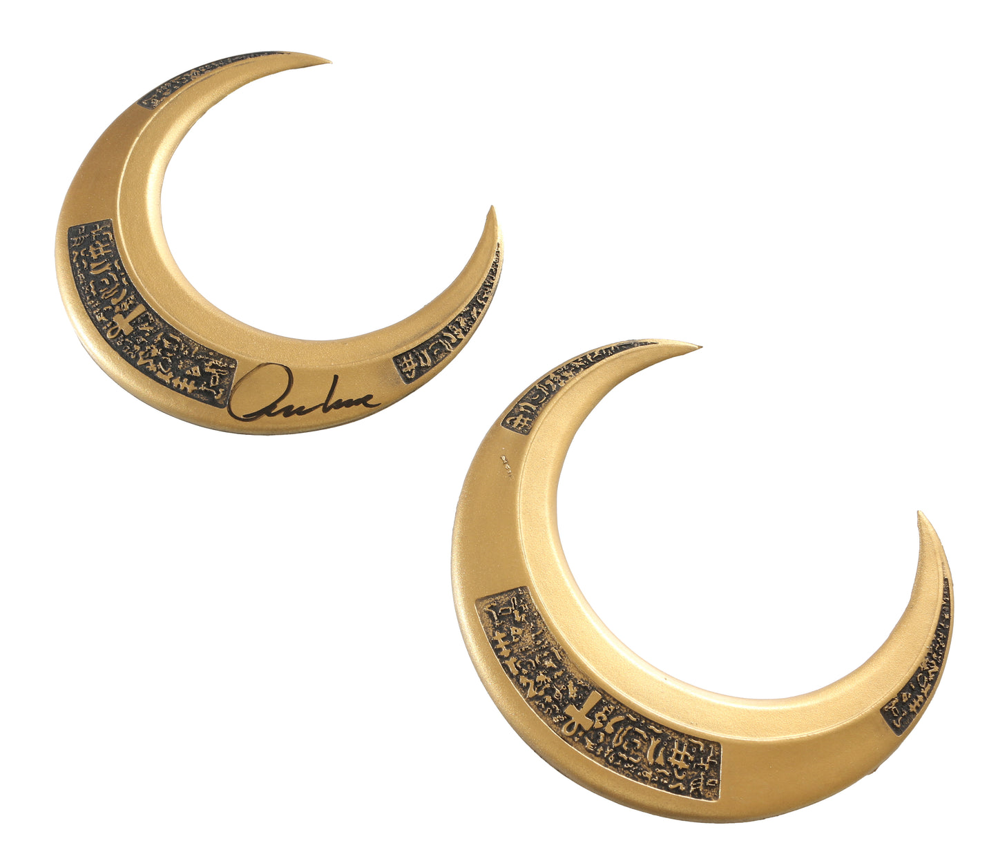 
                  
                    Moon Knight Prop Replica Crescent Blades (SWAU) Signed by Oscar Isaac
                  
                