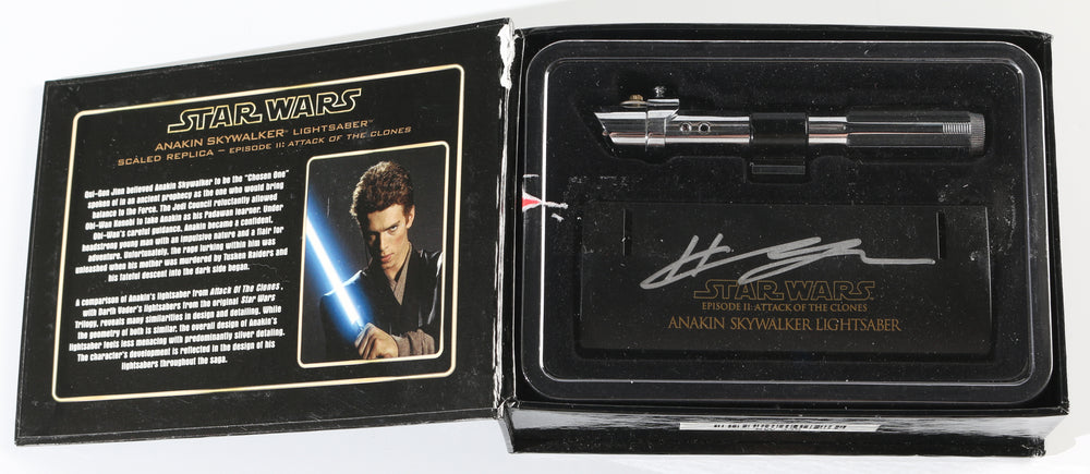 
                  
                    Hayden Christensen as Anakin Skywalker in Star Wars Episode II: Attack of the Clones Master Replicas Scaled Prop Replica Mini Lightsaber
                  
                