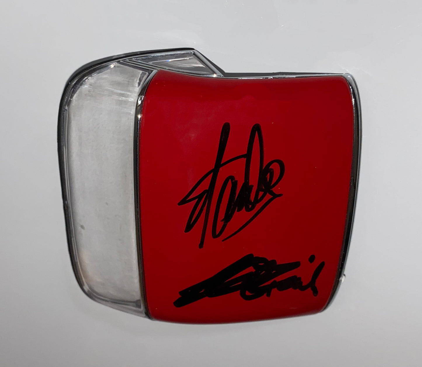 
                  
                    Agents of S.H.I.E.L.D. AutoArt Millennium 1:18 Scale Model 1962 Chevrolet Corvette Clebrity Authentics Signature Edition Signed by Stan Lee, Clark Gregg, Chloe Bennet, Ming-Na Wen, Elizabeth Henstridge, & Brett Dalton
                  
                