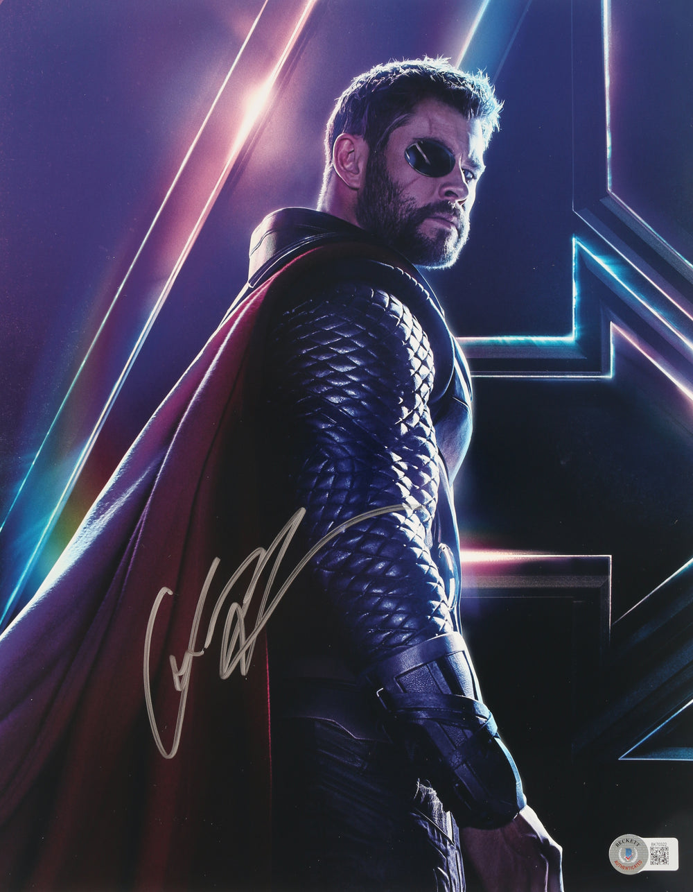 Chris Hemsworth as Thor in Avengers: Infinity War (Beckett) Signed 11x14 Photo