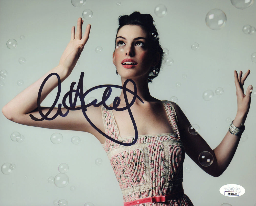 Anne Hathaway from The Devil Wears Prada, Catwoman in Batman, & The Princess Diaries Signed 8x10 Photo