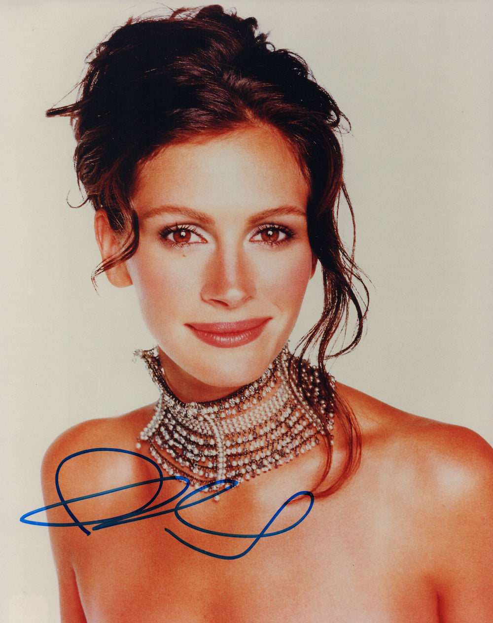 Julia Roberts from Pretty Woman, My Best Friend's Wedding, Erin Brockovich, & Ocean's Eleven Signed 8x10 Photo