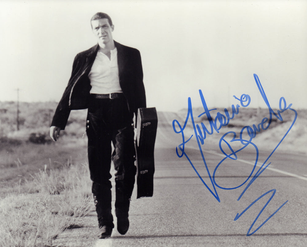 Antonio Banderas as El Mariachi in Desperado Signed 8x10 Photo