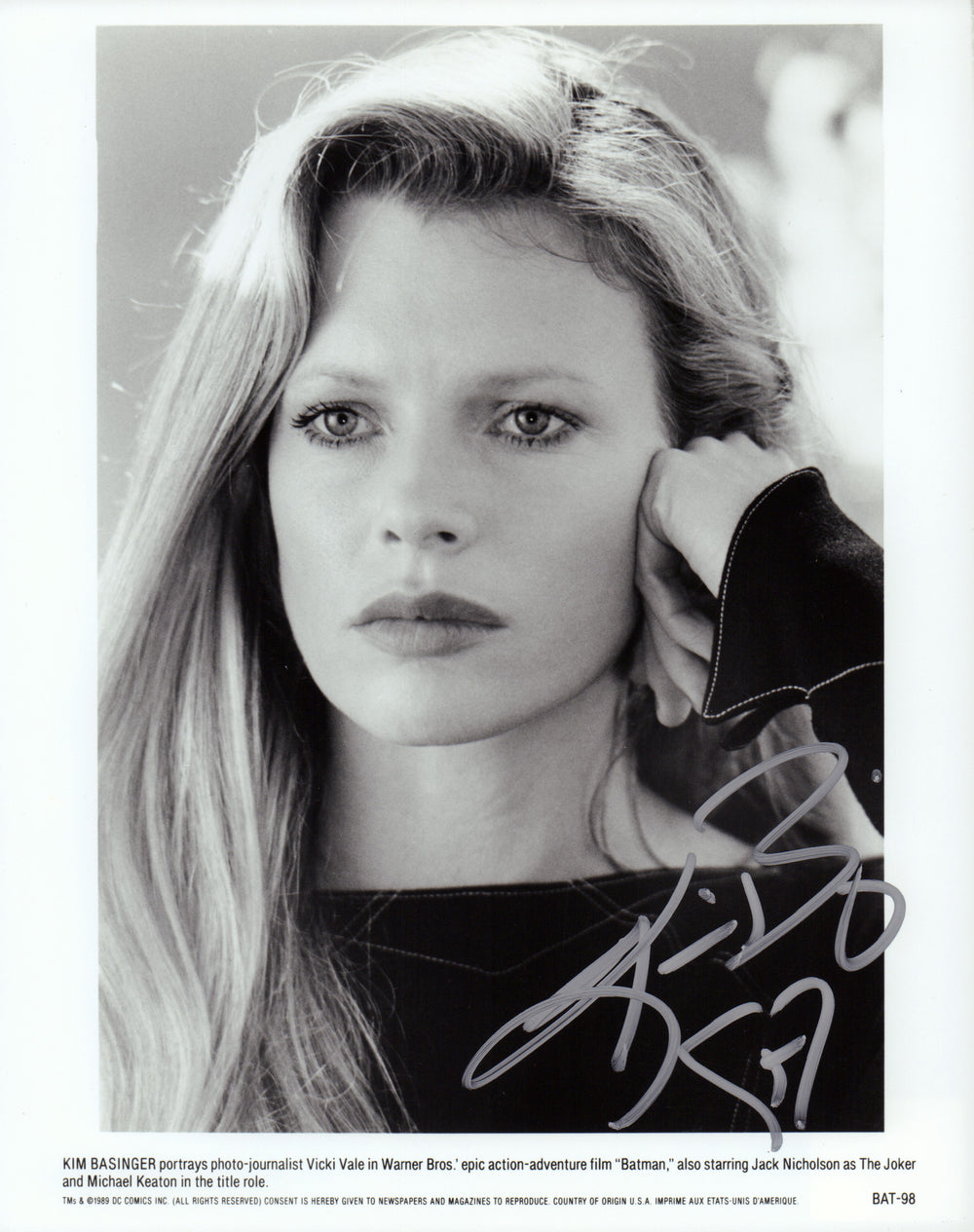 Kim Basinger as Vicki Vale in Tim Burton's Batman 1989 (Official Pix) Signed 8x10 Press Photo