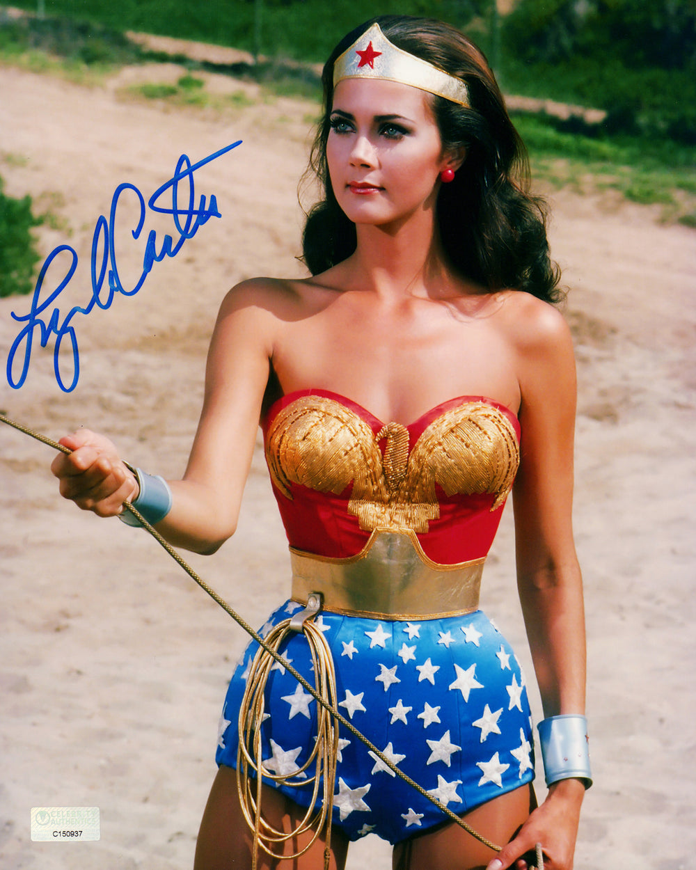 Lynda Carter as Wonder Woman in Wonder Woman (Celebrity Authentics) Signed 8x10 Photo