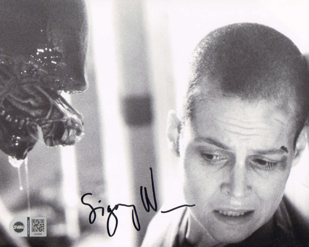 Sigourney Weaver as Ripley in Alien 3 (SWAU) Signed 8x10 Photo