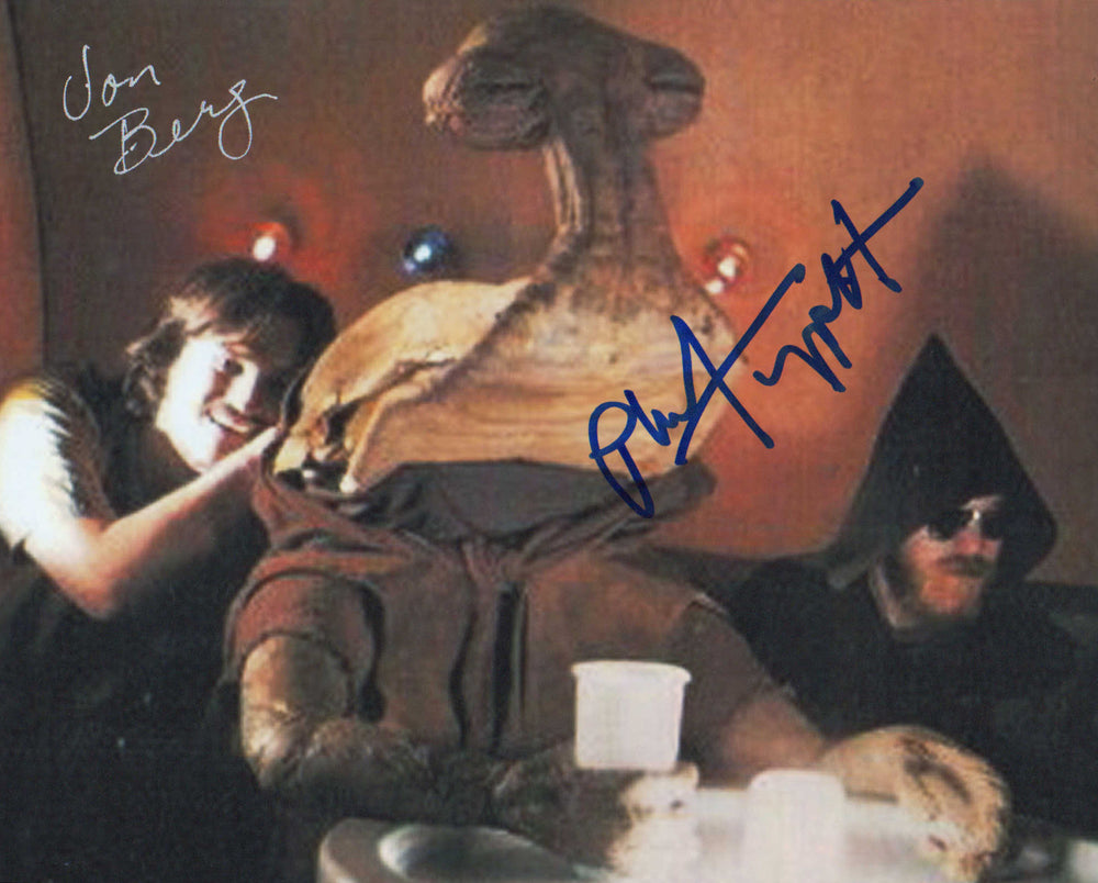 Star Wars: A New Hope Mos Eisley Cantina Behind the Scenes 8x10 Photo Signed by Jon Berg & Phil Tippett