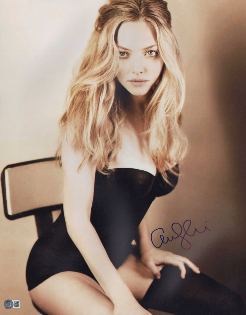 Amanda Seyfried from Mean Girls, Jennifer's Body, Mank, & First Reformed Sexy Signed 16x20 Photo