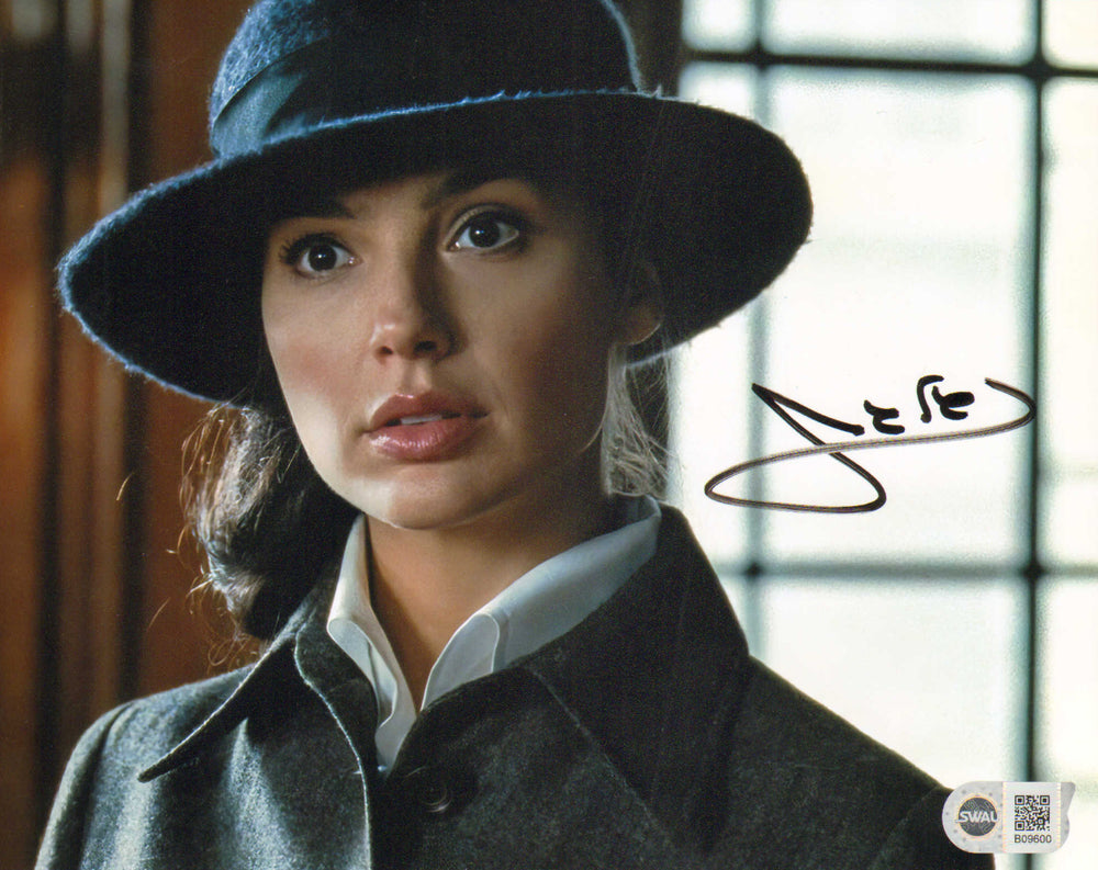 Gal Gadot as Diana Prince / Wonder Woman in Wonder Woman (SWAU) Signed 8x10 Photo