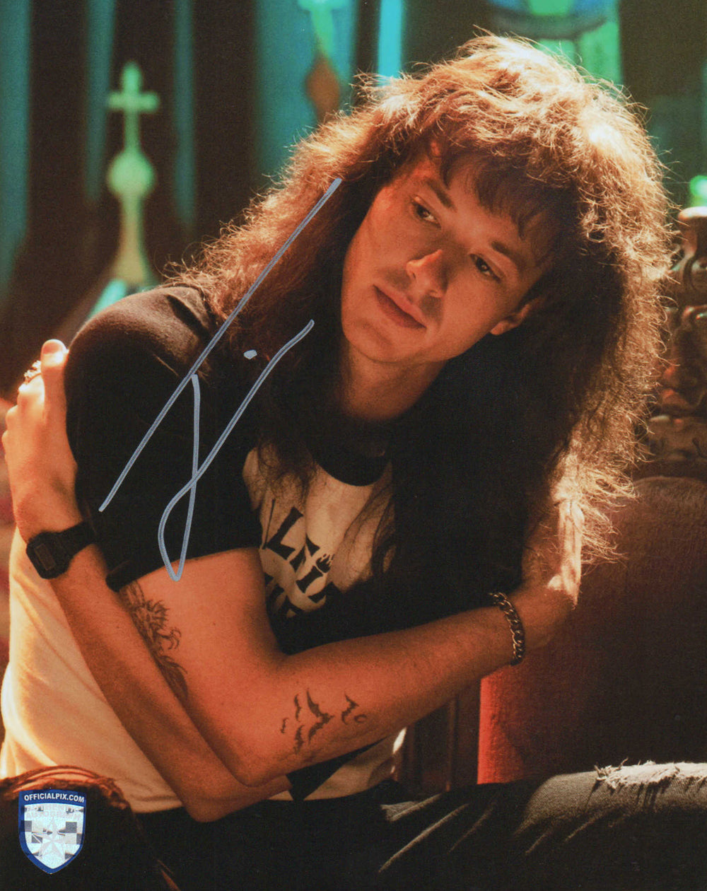 Joseph Quinn as Eddie Munson in Stranger Things (Official Pix) Signed 8x10 Photo