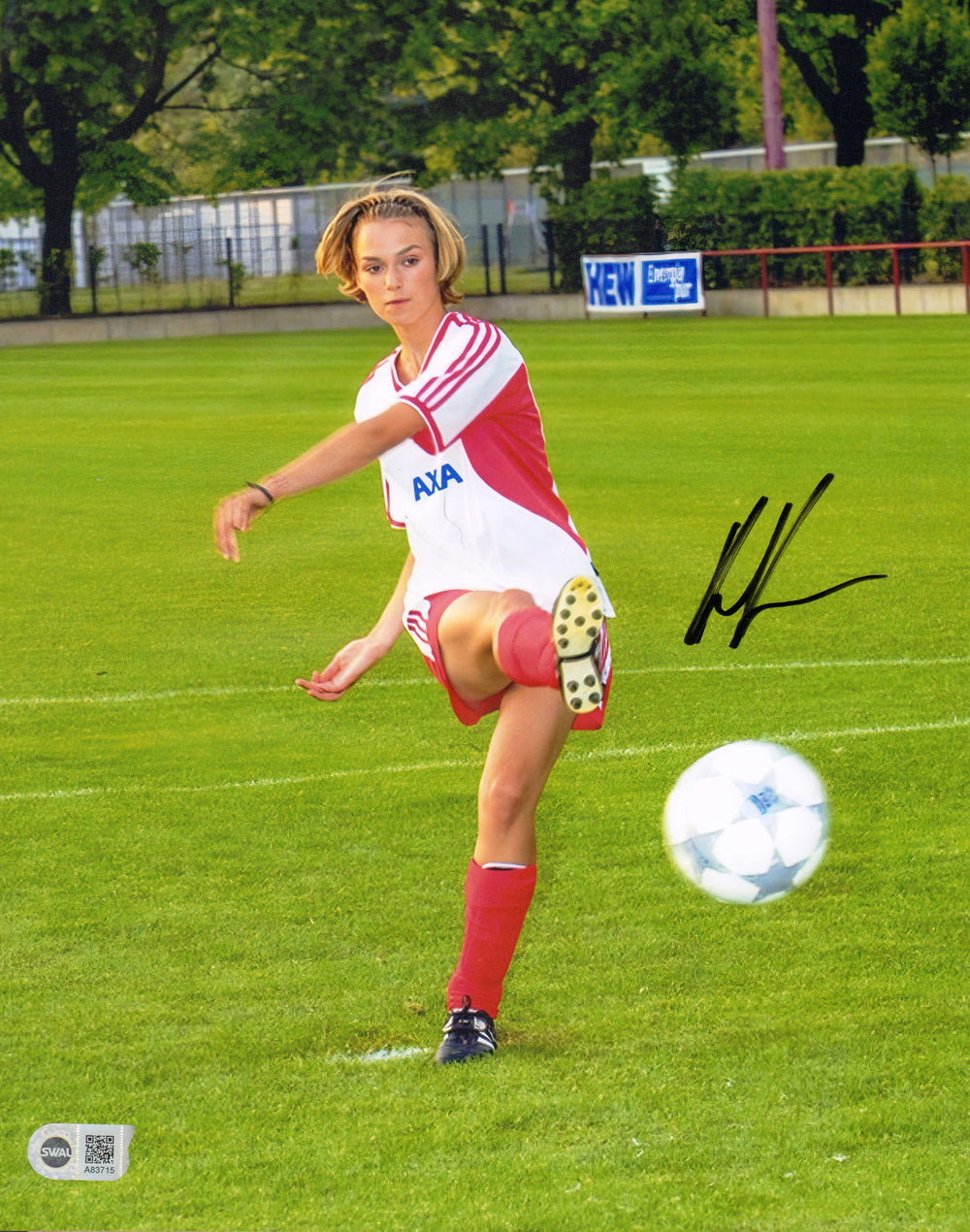 Keira Knightley as Juliette Paxon in Bend It Like Beckham (SWAU) Signed 11x14 Photo