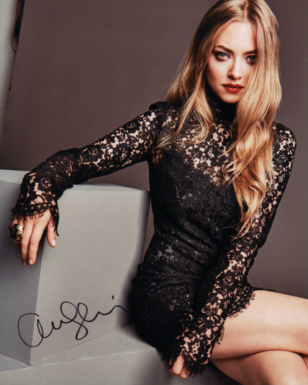 Amanda Seyfried from Mean Girls, Jennifer's Body, Mank, & First Reformed Sexy Signed 8x10 Photo