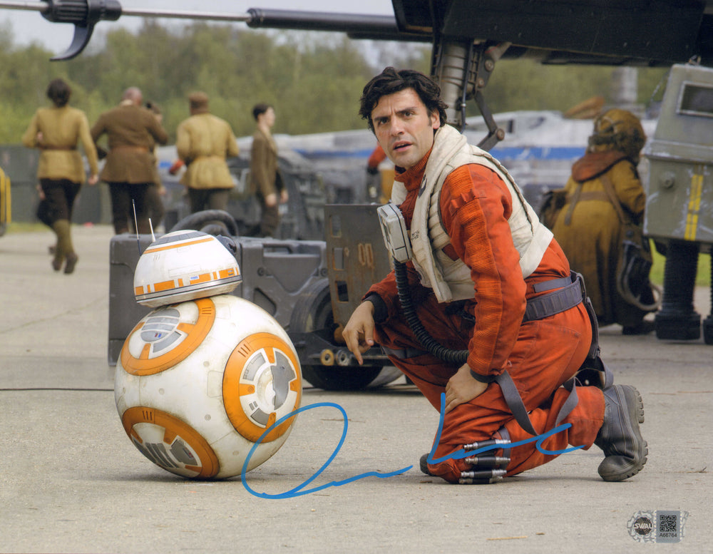Oscar Isaac as Poe Dameron in Star Wars: The Force Awakens (SWAU) Signed 11x14 Photo