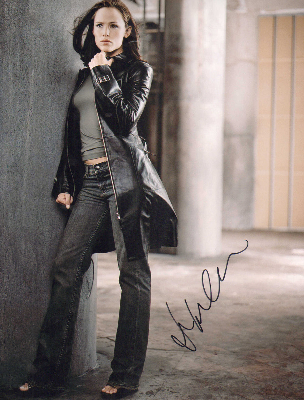 Jennifer Garner as Sydney Bristow in Alias Signed 11x14 Photo