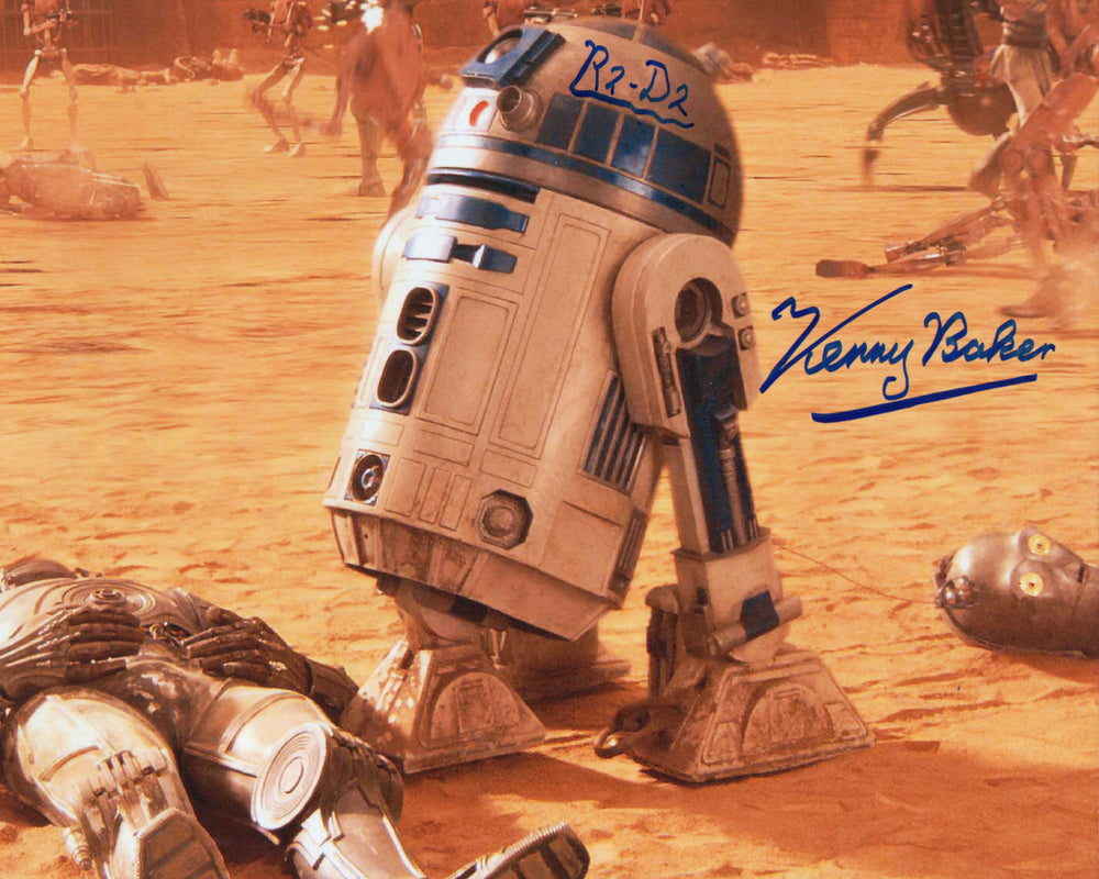 Kenny Baker as R2-D2 in Star Wars Episode II: Attack of the Clones