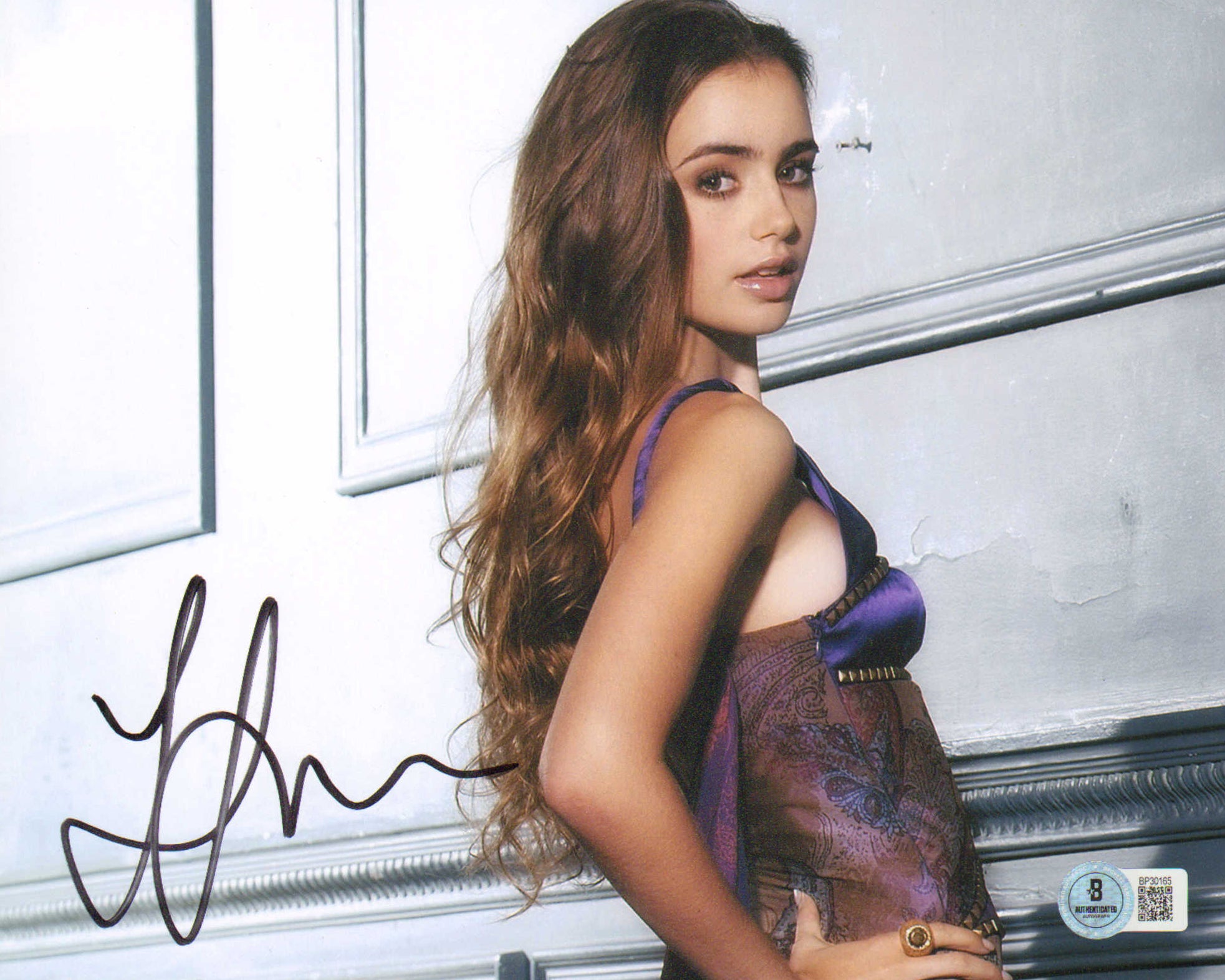 リリーコリンズ 直筆サイン本 Lily Collins 映画 俳優 swau リリーコリンズ 直筆サイン本 Lily Collins 映画 俳優 swau