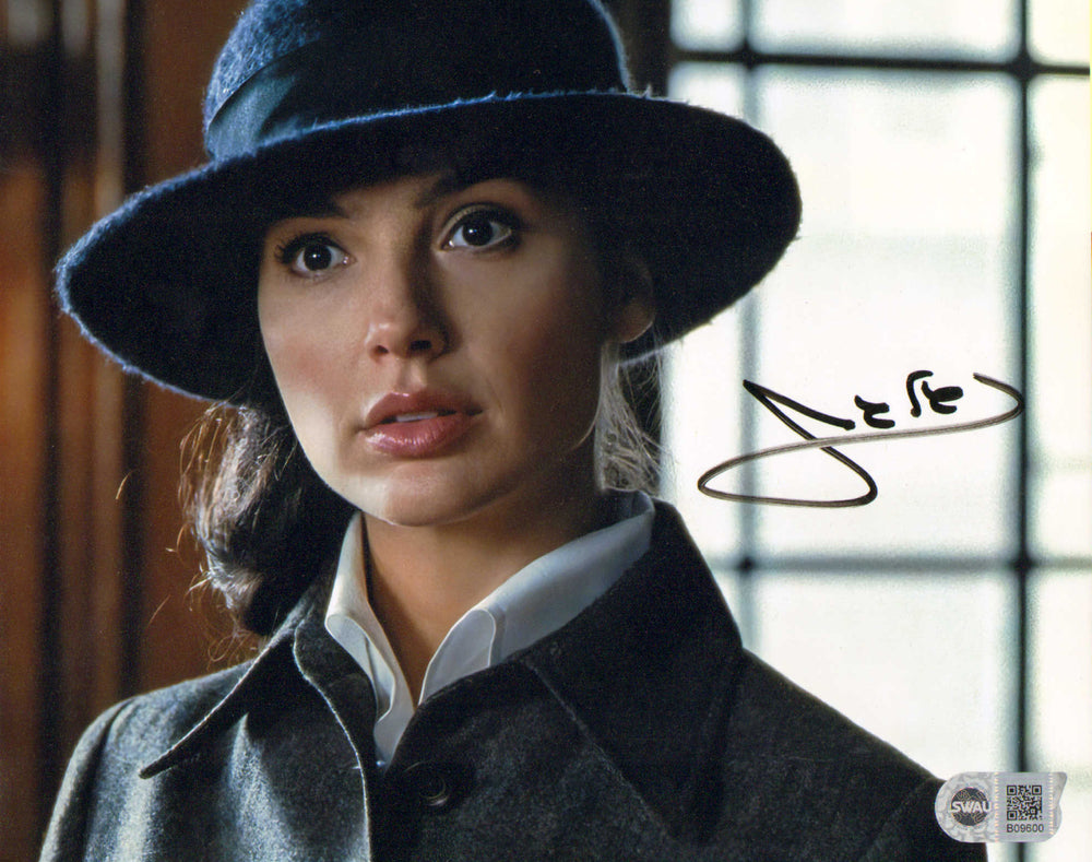 Gal Gadot as Diana Prince in Wonder Woman (SWAU) Signed 8x10 Photo