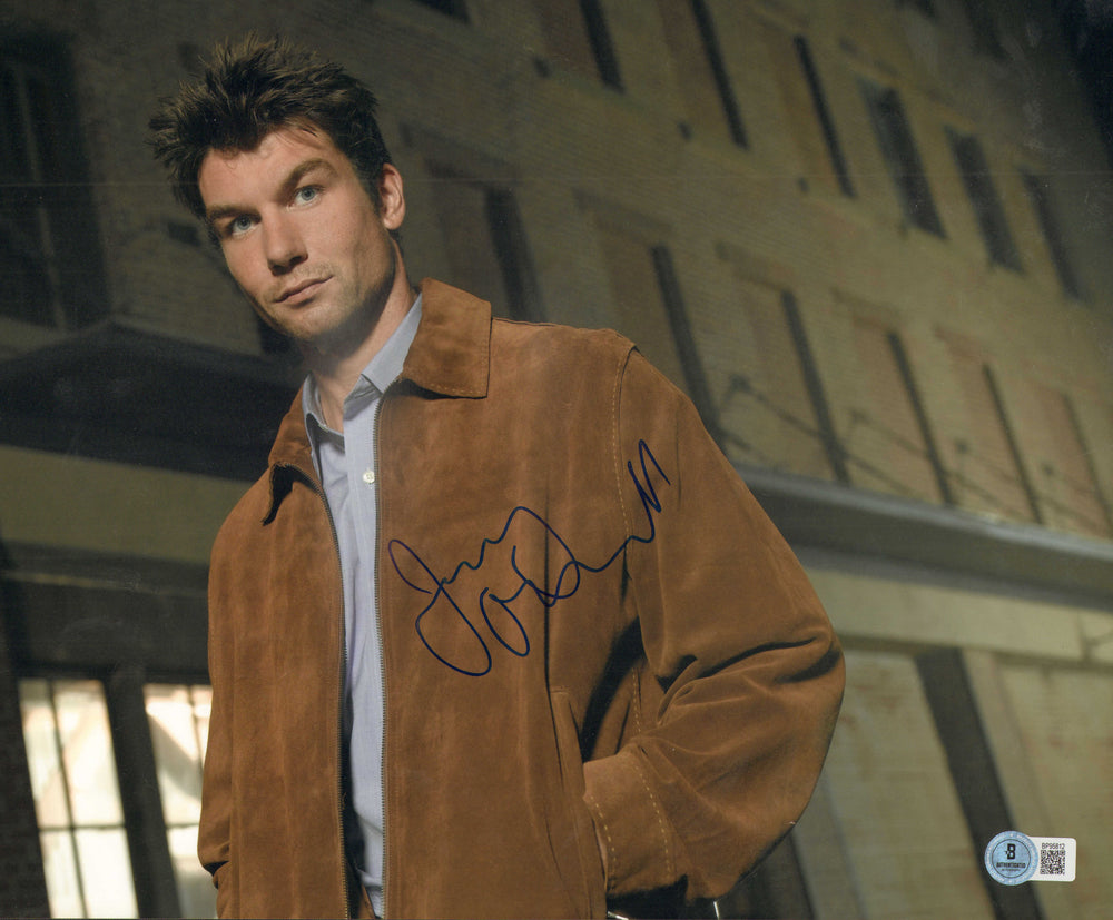 Jerry O'Connell as Detective Woody Hoyt in Crossing Jordan (Beckett) Signed 11x14 Photo