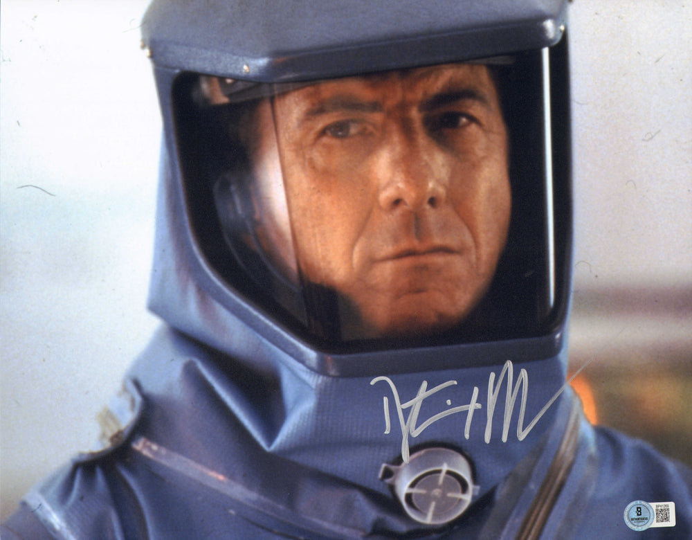 Dustin Hoffman as Col. Sam Daniels in Outbreak (Beckett) Signed 11x14 Photo