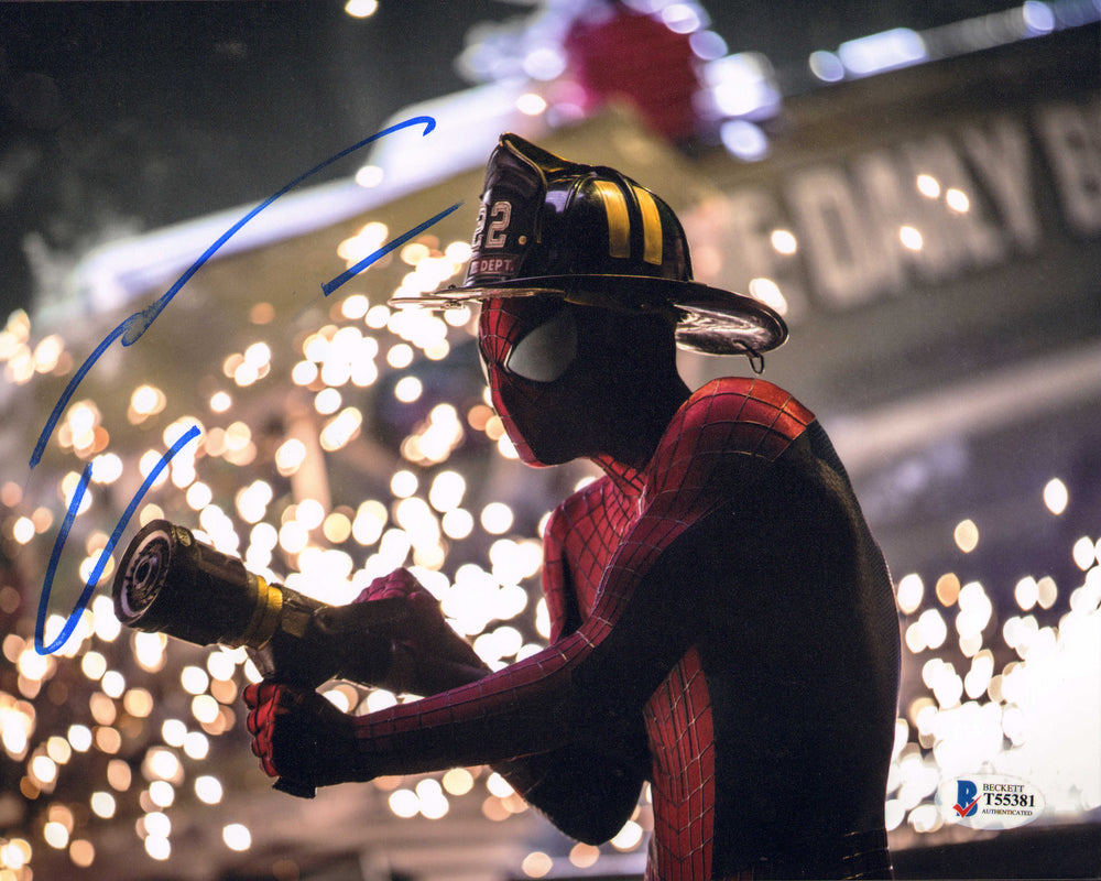 Andrew Garfield as Spider-Man in The Amazing Spider-Man 2 (Beckett) Signed 8x10 Photo