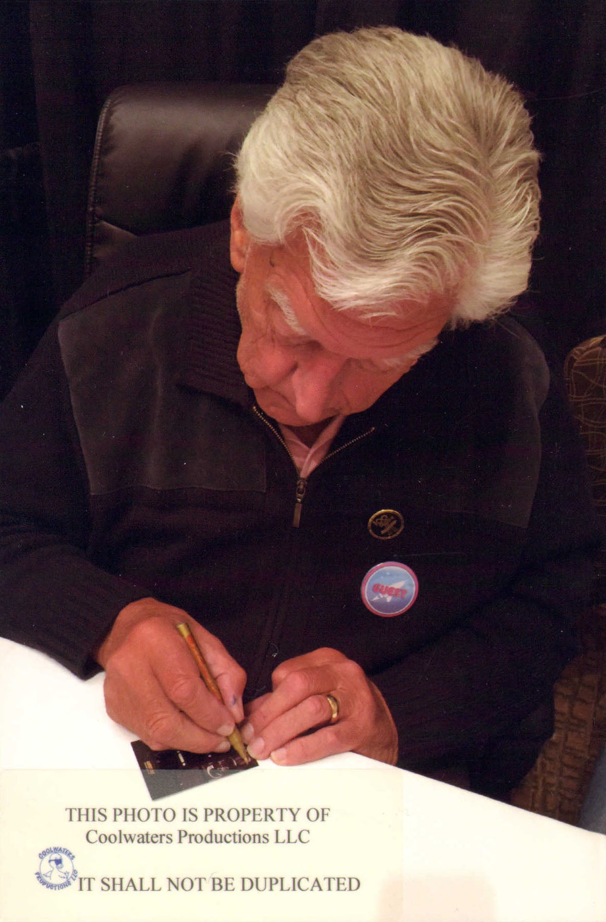 
                  
                    Dave Prowse as Darth Vader in Star Wars: A New Hope/The Empire Strikes Back (Beckett Encapsulated) Signed Topps Jedi Legacy Film Cell Trading Card
                  
                