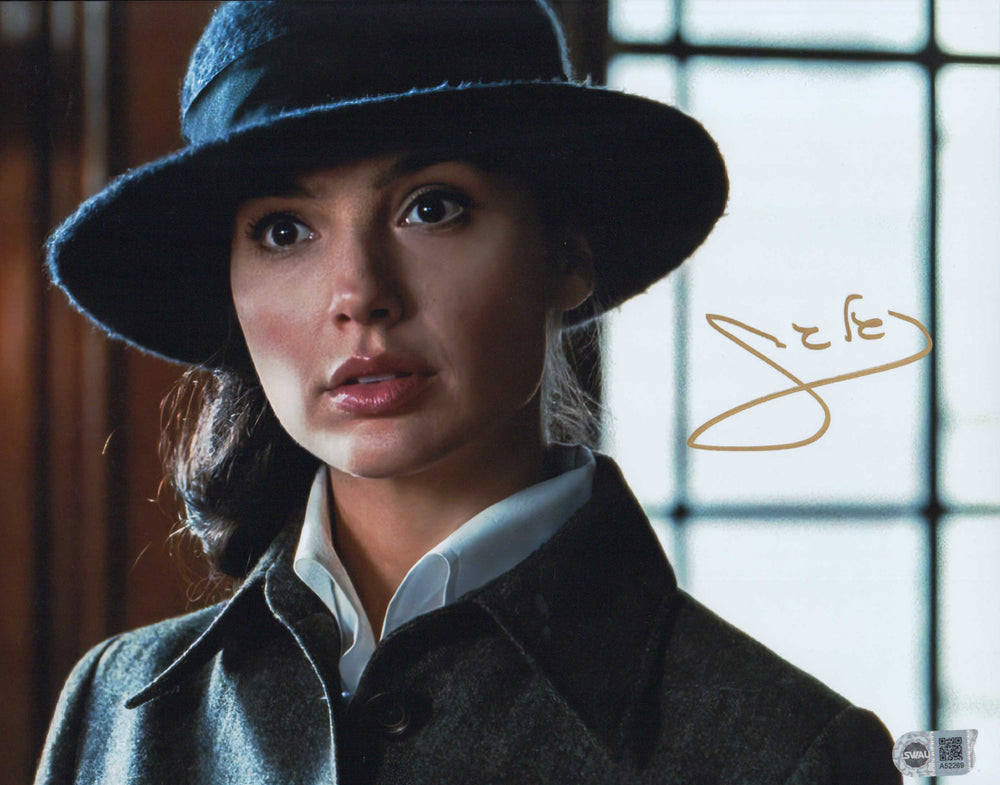 Gal Gadot as Diana Prince / Wonder Woman in Wonder Woman (SWAU) Signed –  SWAU Auction