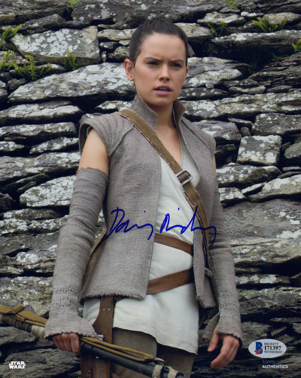 Daisy Ridley as Rey in Star Wars: The Last Jedi (Beckett) Signed 8x10 Photo