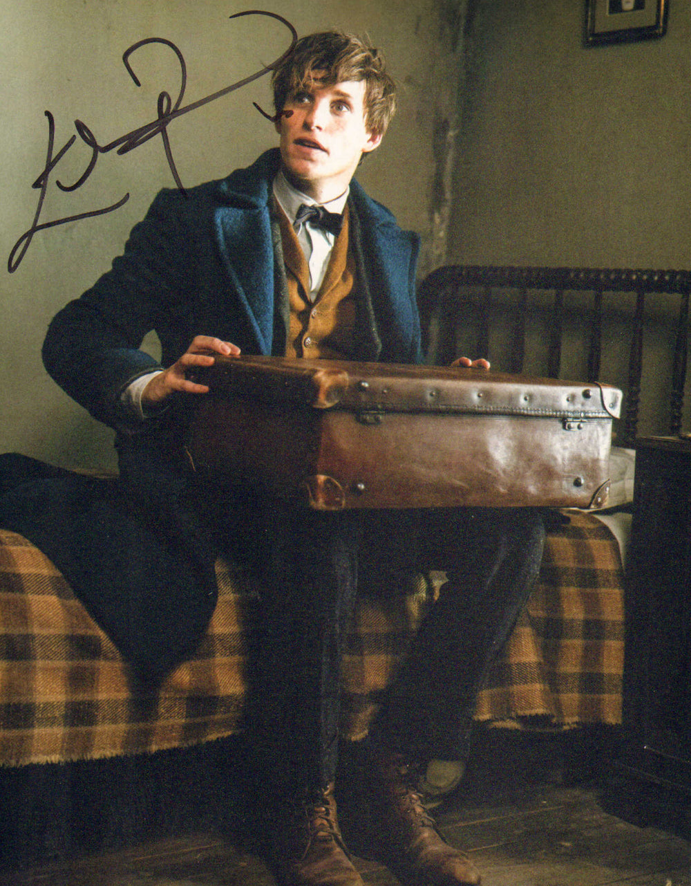 Eddie Redmayne as Newt Scamander in Fantastic Beasts and Where to Find Them Signed 8x10 Photo