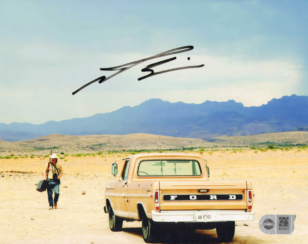 Josh Brolin as Llewelyn Moss in No Country for Old Men (SWAU) Signed 8x10 Photo