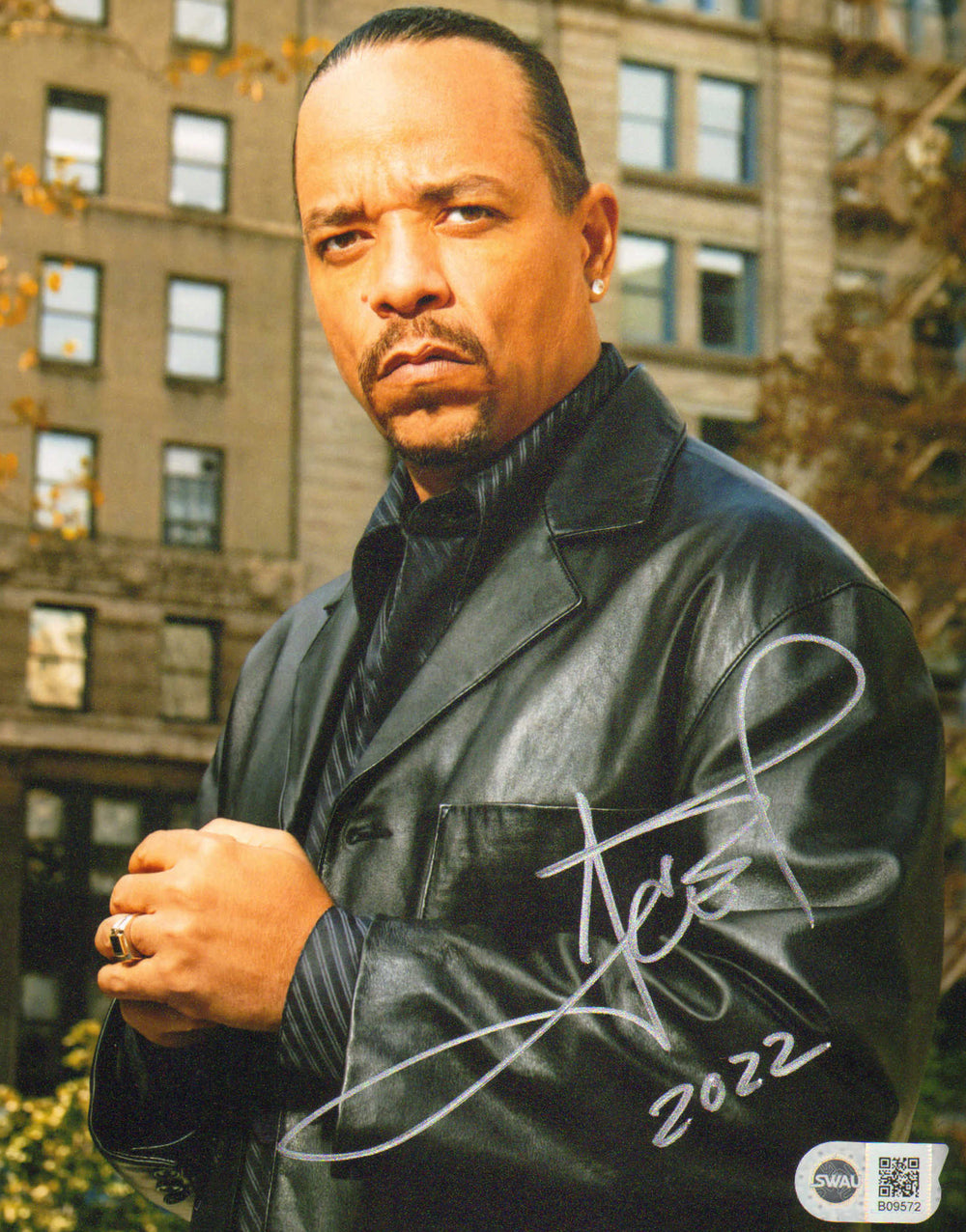Ice-T as Detective Fin Tutuola in Law and Order: Special Victims Unit (SWAU) Signed 8x10 Photo