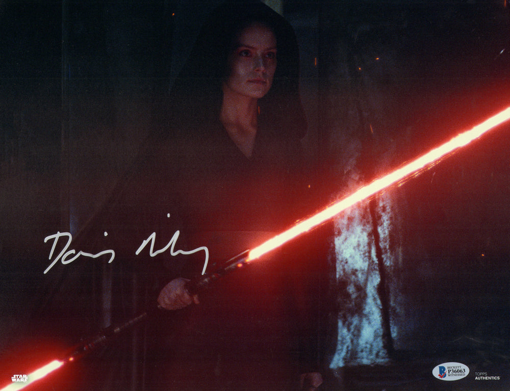 Daisy Ridley as Rey in Star Wars: The Last Jedi (Beckett) Signed 11x14 Photo