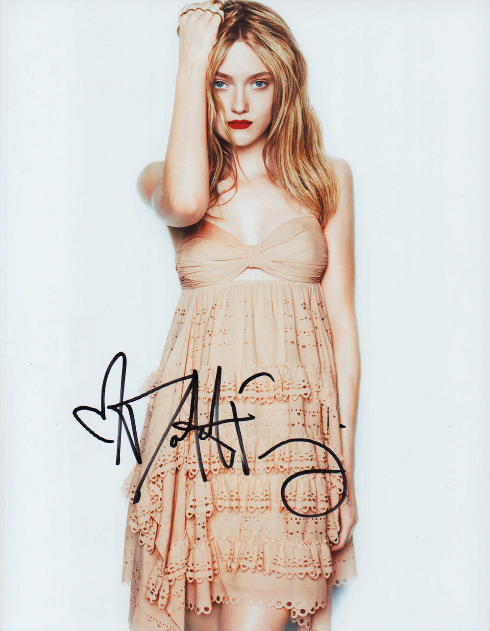 Dakota Fanning from War of the Worlds, Coraline, & Once Upon a Time in Hollywood Signed 11x14 Photo