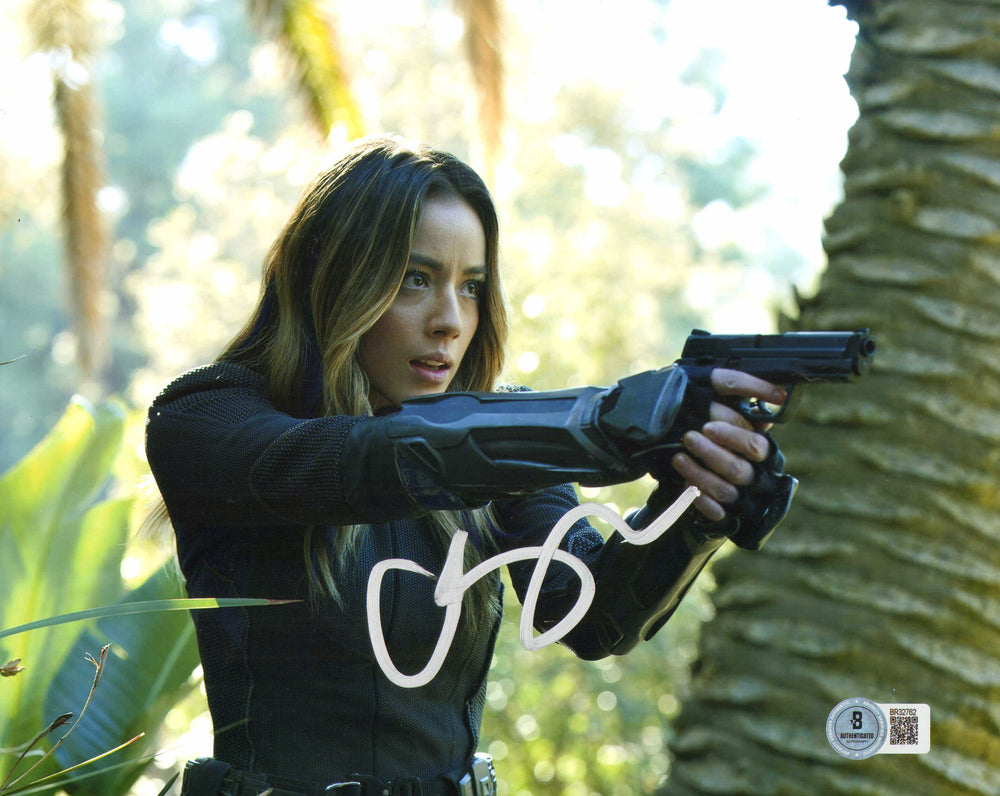 Chloe Bennet as Daisy Johnson / Quake in Agents of S.H.I.E.L.D. (Beckett) Signed 8x10 Photo