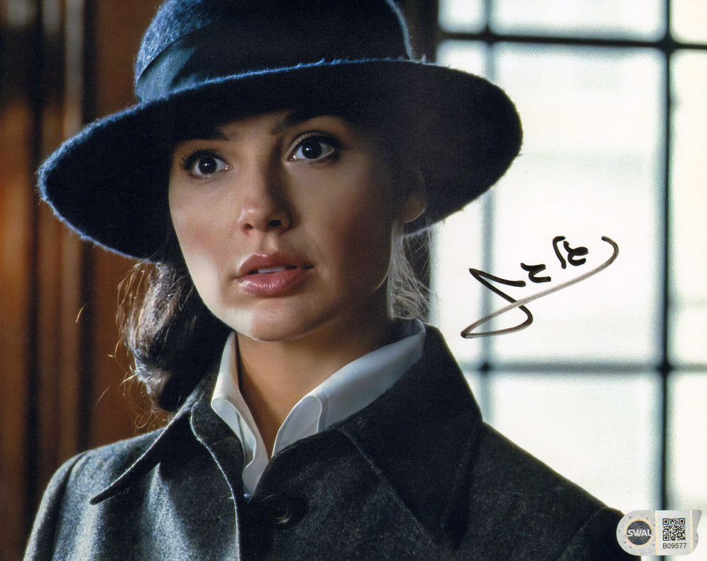 Gal Gadot as Diana Prince / Wonder Woman in Wonder Woman (SWAU) Signed 8x10 Photo