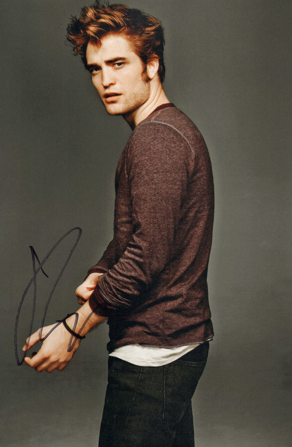 Robert Pattinson from Twilight, Batman, Mickey 17, Remember Me, & The Lighthouse Signed 8x12 Photo