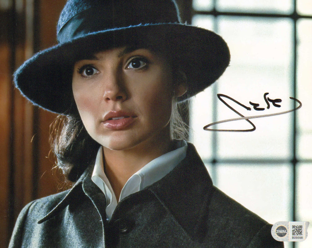 Gal Gadot as Diana Prince / Wonder Woman in Wonder Woman (SWAU) Signed 8x10 Photo