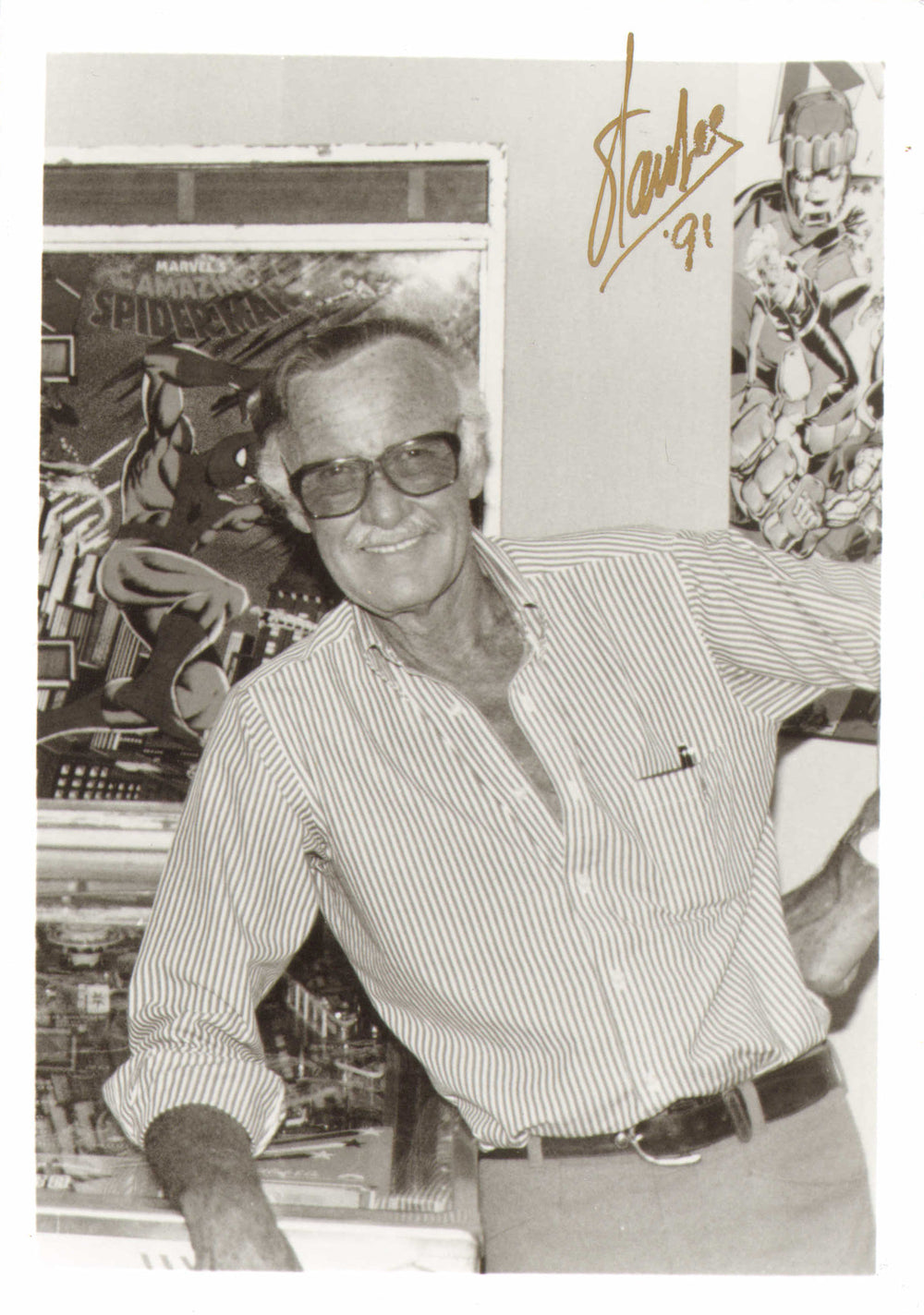 Stan Lee Creator of Marvel Characters: Spider-Man, The X-Men, Iron Man, Thor, Hulk, Ant-Man, Wasp, The Fantastic Four, Black Panther, Daredevil, Doctor Strange, Scarlet Witch, Black Widow, & Many More Signed 5x7 Photo