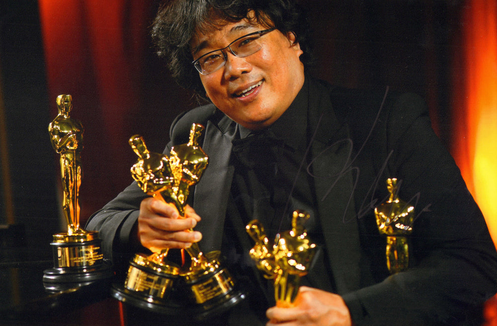 Bong Joon Ho Director Winning Academy Awards for Parasite Signed 8x12 Photo