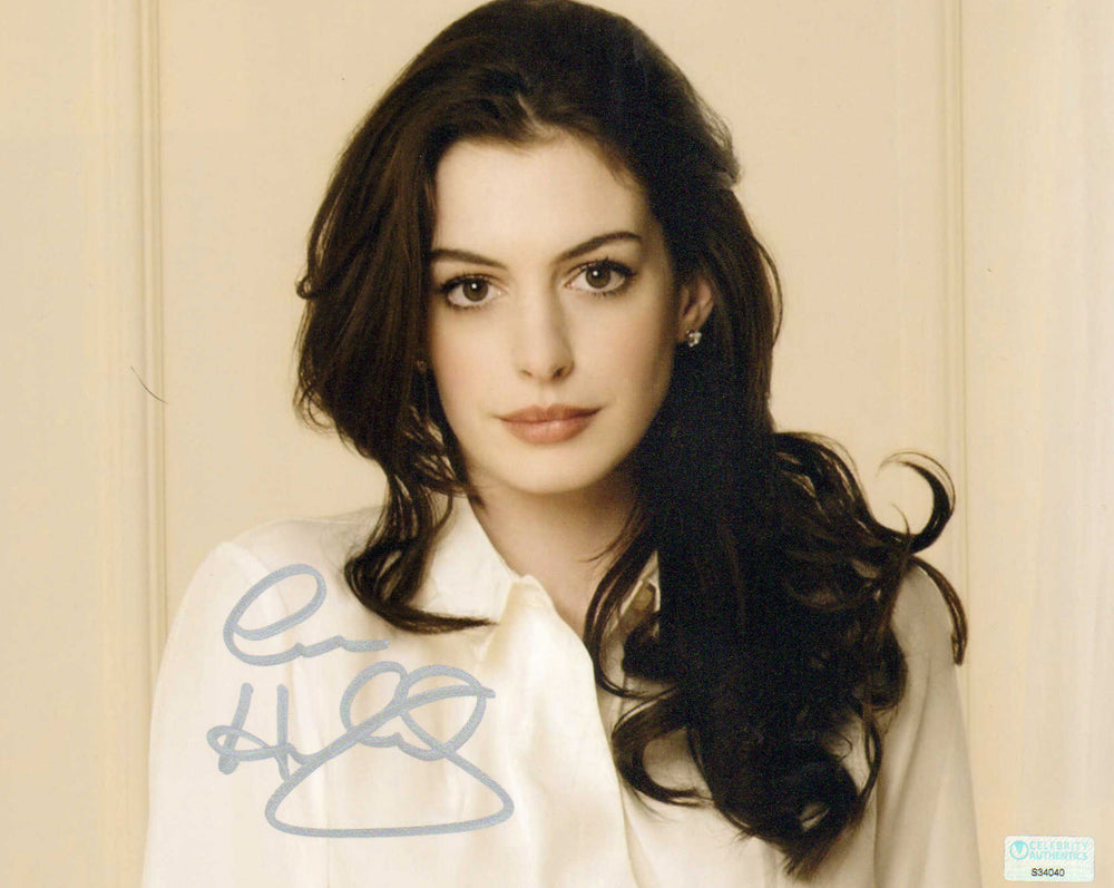 Anne Hathaway from The Devil Wears Prada, The Dark Knight Rises, & The Princess Diaries (Celebrity Authentics) Signed 8x10 Photo